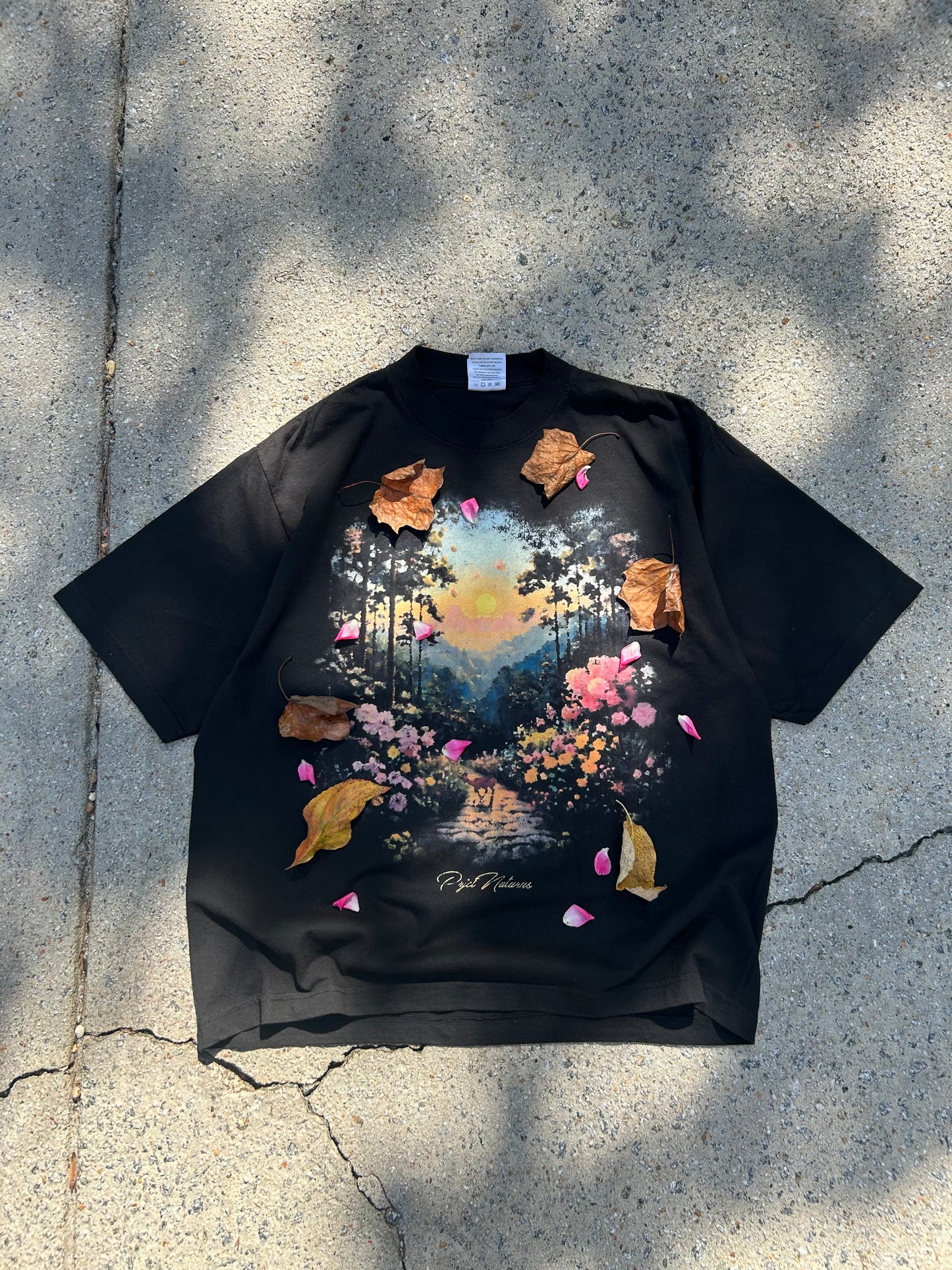 BLACK NATURE TEE