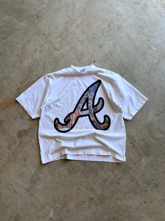 DROP SHOULDER WHITE ATL TEE