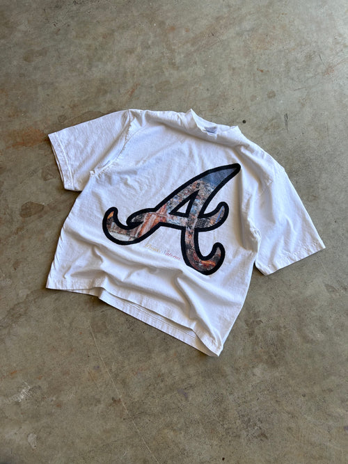 DROP SHOULDER WHITE ATL TEE