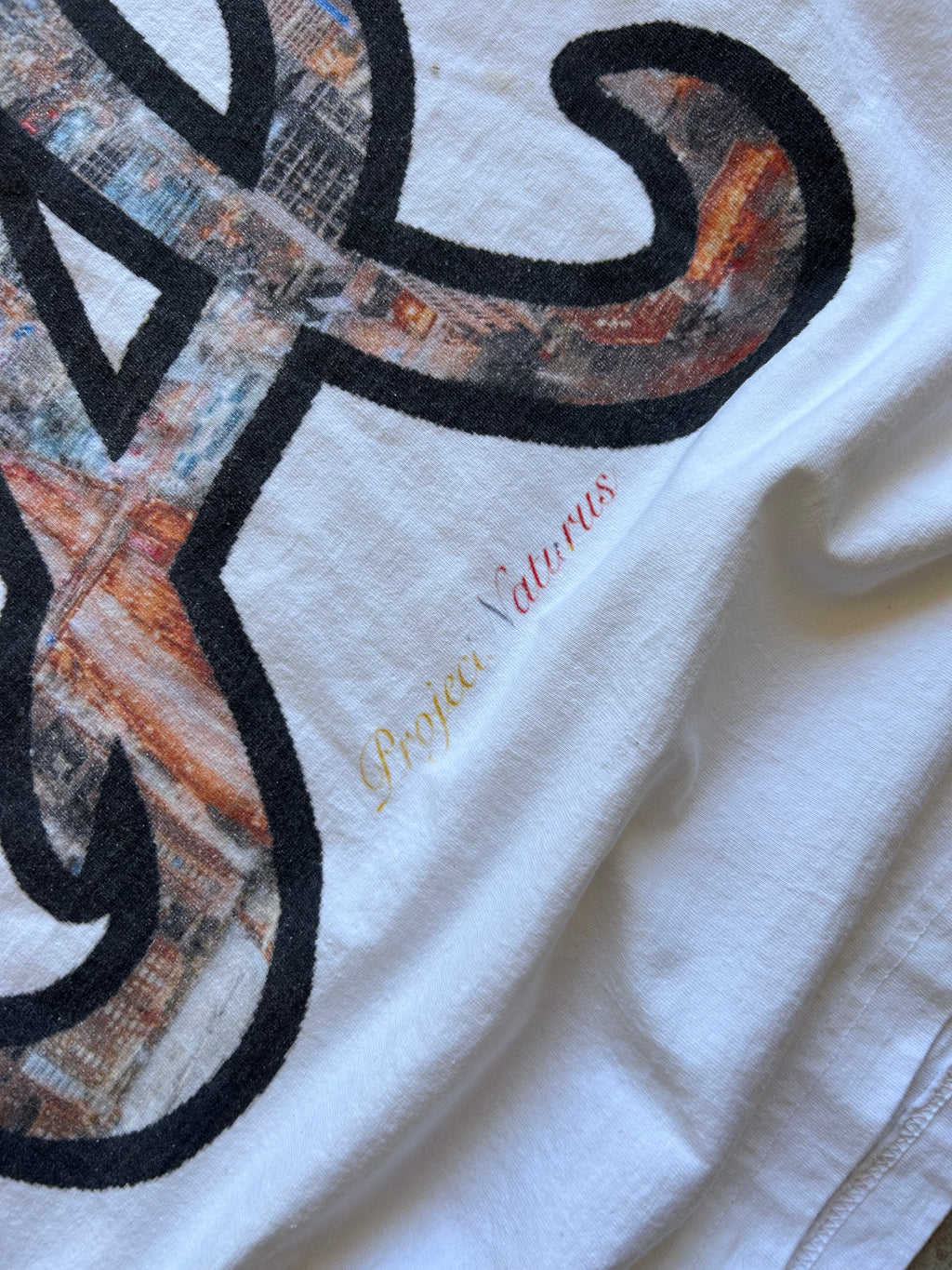 DROP SHOULDER WHITE ATL TEE